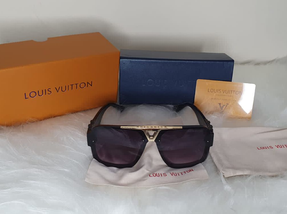 Óculos de Sol Feminino Louis Vuitton Original - Preto Cromado